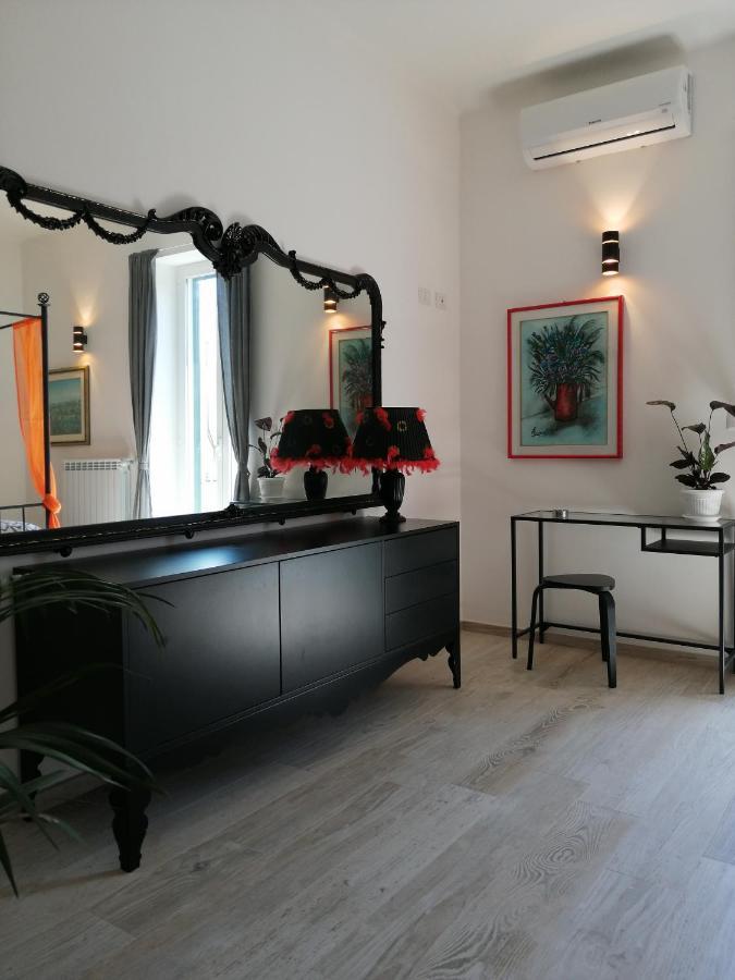 Апартаменты Love Mirrors And Flowers - Affitti Brevi Italia Бари Экстерьер фото